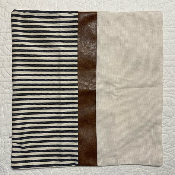 Pillow cover - Picture 1 of 4